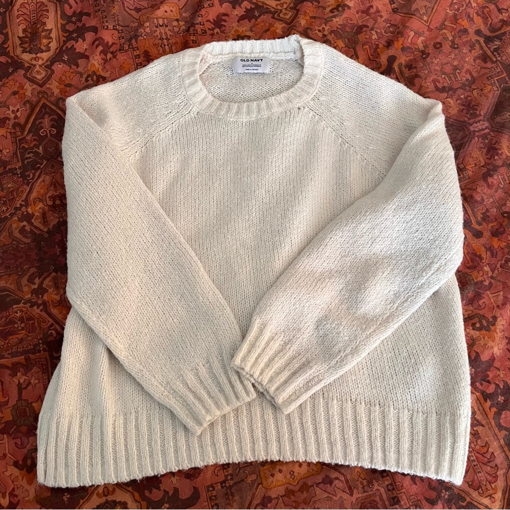 White Old Navy Sweater